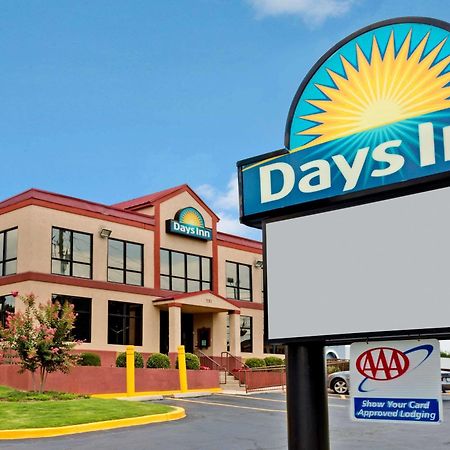 Days Inn By Wyndham Lawrenceville Exterior foto