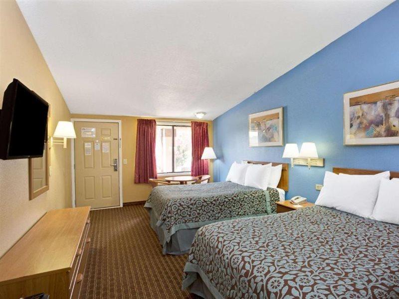 Days Inn By Wyndham Lawrenceville Exterior foto