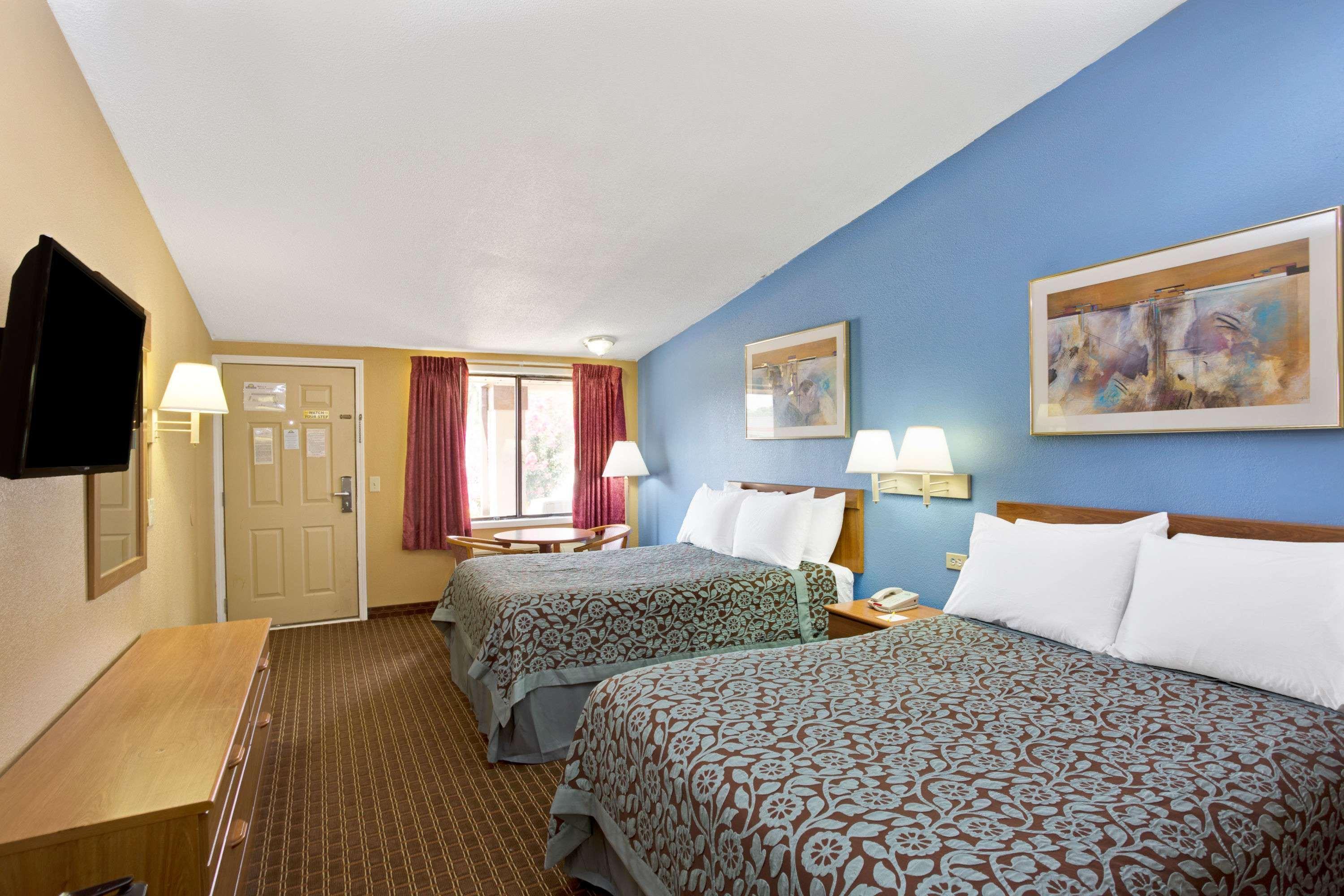 Days Inn By Wyndham Lawrenceville Exterior foto